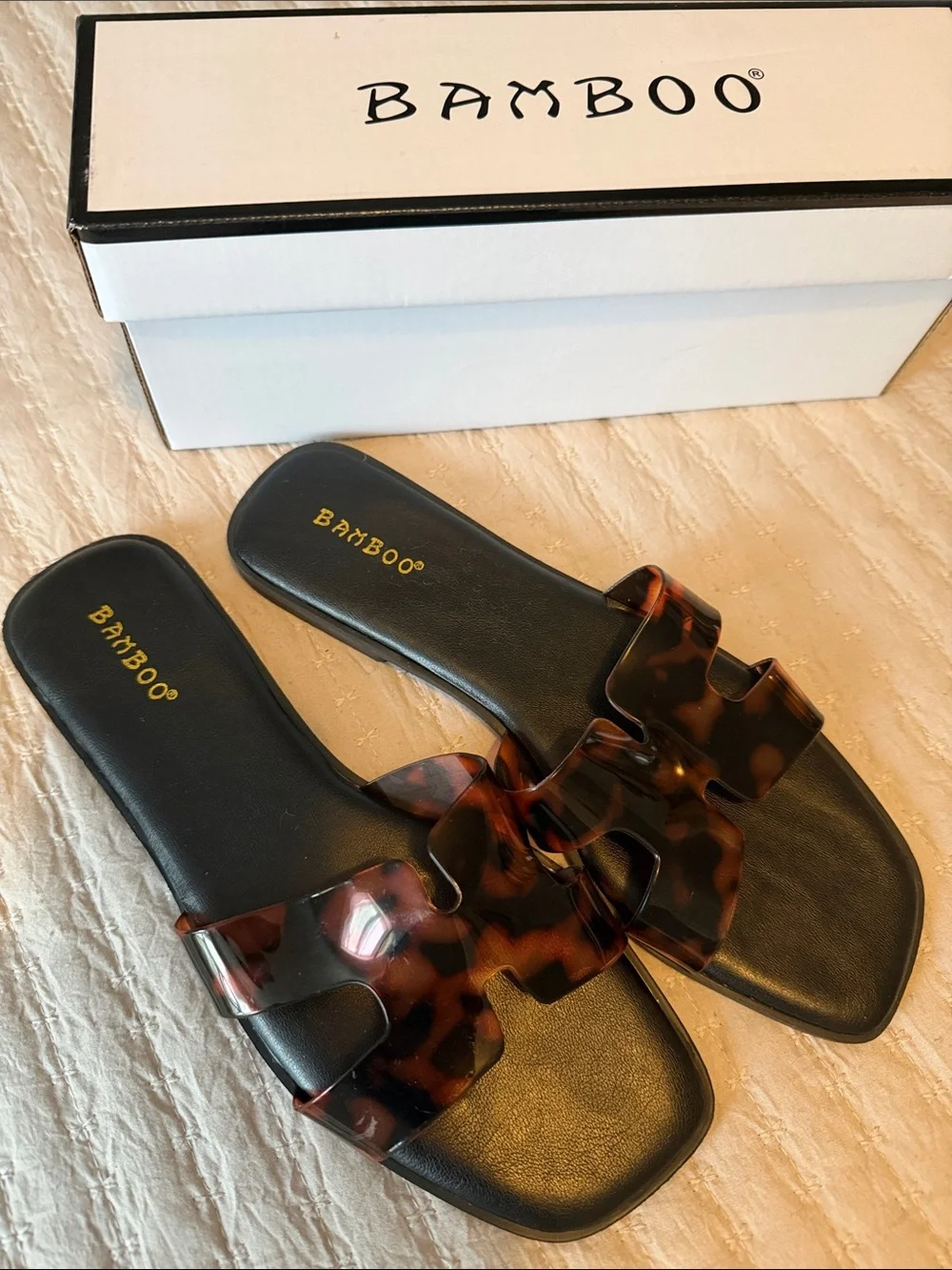 BAMBOO Tortoiseshell Slide NWOT Sandals with Black Footbed 9 ❤️